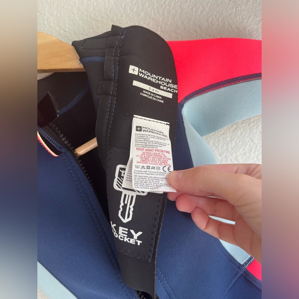 NWOT Mountain Warehouse Kids Shorty 2.5/2mm Wetsuit - Picture 4 of 4